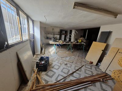 Buca Çamlık Mahallesinde/uçanyol Yanı/105m2/kepenkli,wcli/dükkan