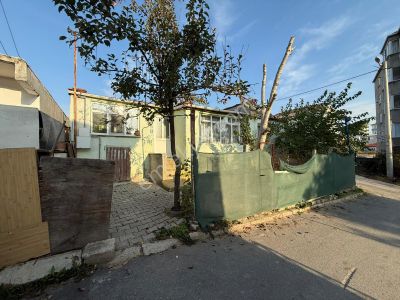 Akyüz Gayrimenkul Den; Ataturk Mah De 181 Mt2 Satılık Mustakıl Evlı Arsa