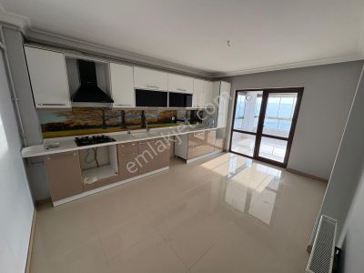 Öz Gayrimenkul'den Mamak Ege Mah'de 3+1 Manzaralı Geniş Daire!