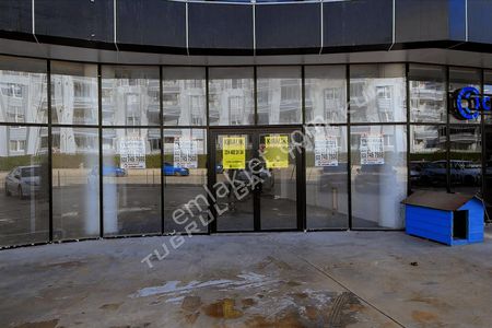 İzmir Yoluna 100 Metre Birmot Arkasında 250m2 Dükkan