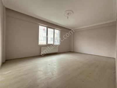 Emek Mah. Dilek Caddesi Üzeri 3+1 135m2 Daire