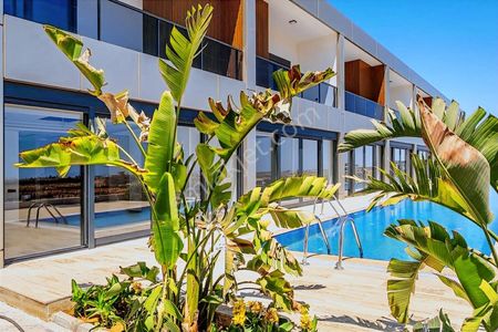 Aksu Kemeragzi'nda Satılık 5+2 Trıpleks Ultra Lüks Villa