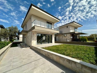 ꧁akçay Ay Emlak'tan꧂pelitköy'de Muhteşem Konumlu Denize Sadece 100 Mt Satılık 4+1 Tam Müstakil