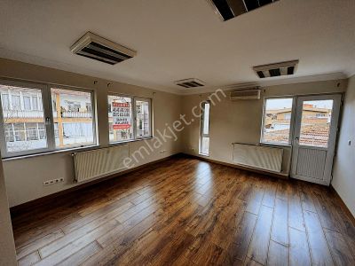 Maltepe'de Özveren Sokak Kiralık Büro/ofis - Edge Gayrimenkul