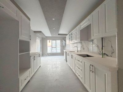 Pursaklar Mehmet Zengin Emlak'tan Teras Balkonlu Otoparklı Lüks Sitede 7.kat 4+1 Sıfır Daire