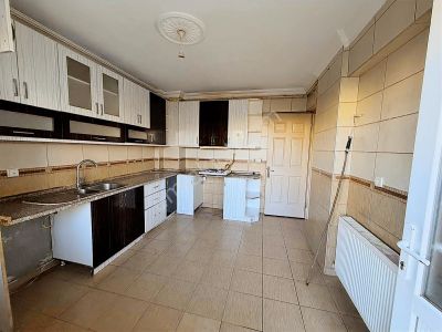 Uygan'dan Muratbey Mah. 3+1 130m² Ara Kat Müstakil Tadında Daire