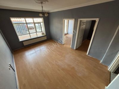 Refik Saydam Caddesi Üzerinde 3+1 Bahçeli Temiz Fırsat Dairesi