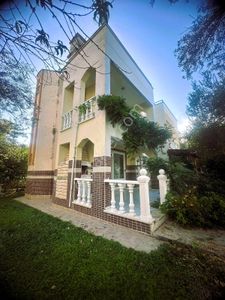 Tahtakuşlar Altınolukta Havuzlu Sitede 3+1köşe Villa