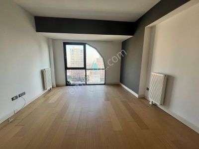 Kiptaş Venezia Mega Satılık Boş Avm Mnzr. Kare Salon 1+1 Daire