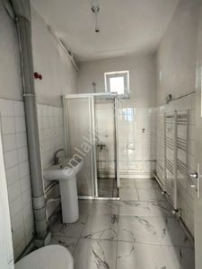 Akçay Emlak'tan Akşehir Seyran Mahallesi Nihat Dayanık İlkokulu Civarı Ara Kat Kiralık 3+1 Daire