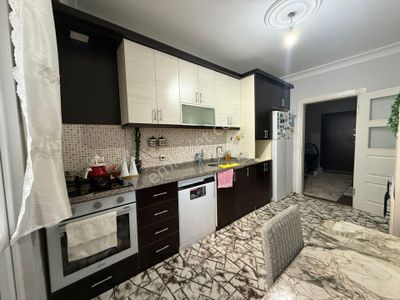 Akyüz Gayrimenkul Den; Sıte Icınde Kapalı Cam Balkonlu ,kombılı Satılık 3+1 Daire