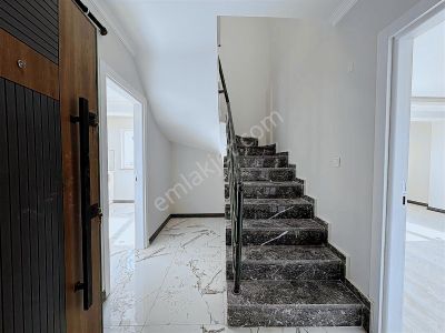 Yunuseli Akyıldızda 2+1 Geniş Manzaralı Dubleks