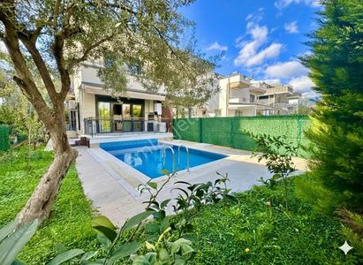 Gümüşden Gürede Denize 350mt Havuzlu Şahane Konumda 3+1 Müstakil