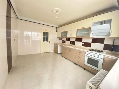 30 Ağustos Mah De Acil Satılık 3+1 Asansörlü Geniş Daire