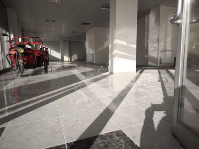 Topraklık Çimenlik Kavşağında Kiralık 350 M² Dükkan/mağaza