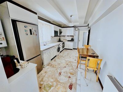 Etimesgut İstasyon Mah. 4+1 Yapılı Asansörlü Manzaralı Teras