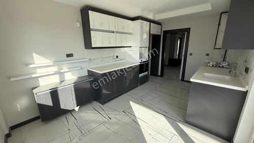 Hayal^den Saraycık Mh^de 4+1 Ara Katta Full+full E. Banyolu G. Odalı Teras Balkonlu Sıfır Daire