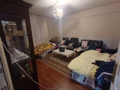 Pendik Çamçeşmede Cadde Üstünde Satılık 1+1 75 M2 1 Ci Kat Daire