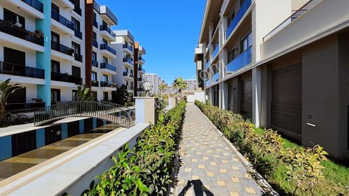 Altıntaş Mahallesinde Havuzlu 1+1 Kiralık Daire