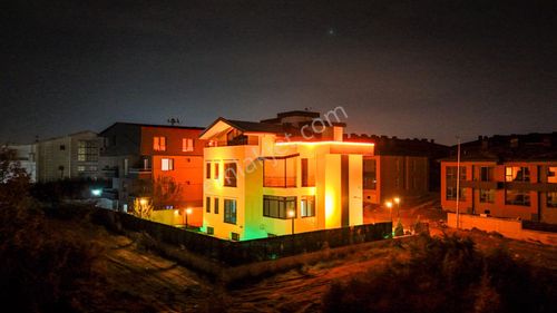 Yalova Kadıköy'de Deniz Manzaralı Satılık Müstakil Villa