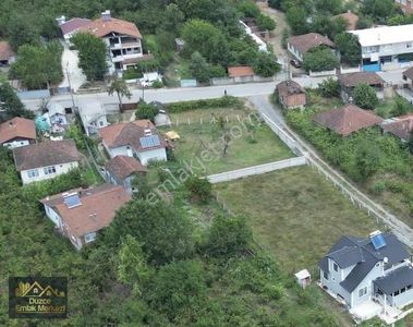 Çilimli Yenivakıf Köyünde Ana Yola Cepheli Satılık 724 M2 Arsa