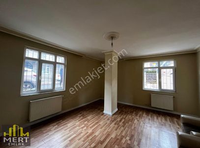 Yenidağon Ataturk Caddesı Yakın Gırış Kat 3+1 Kıralık Daire