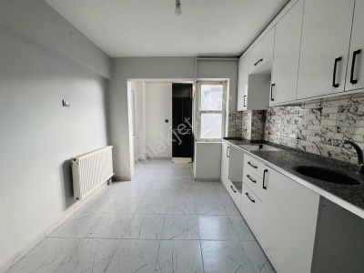 Peker Mahallesinde Asansörlü 3+1 Ara Kat Daire Fırsatı