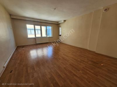 100. Yıl Mahallesinde Site İçi 3+1 Kısmi Deniz Manzaralı