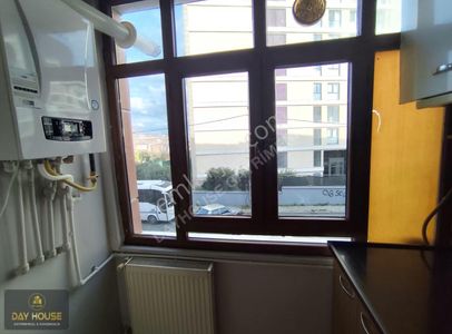 Day House Gayrimenkul'den Potansiyel Konumda 8 Yaşında Daire