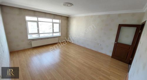 Demetgül Mah_okul Yanı Ara Kat Asansör Yapılı Kiralık 3+1 Daire