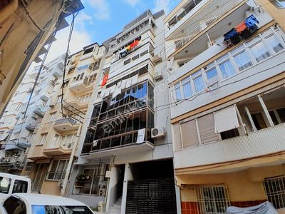 Karabağlar Vatan Mahallesi Deniz Manzaralı Tadilatlı Satılık 3+1