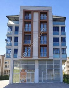 Re/max Advantage'den Panayır'da 3 Cepheli Köşe Kiralık Dükkan