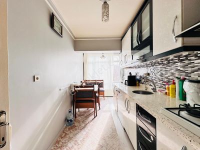 Kalecik Emlak'tan Merkezi Konumda 1.katta G. Cephe Masrafsız 3+1