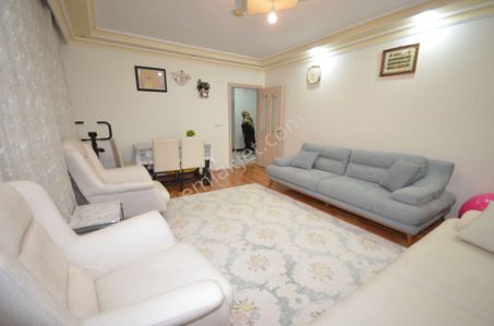 Pursaklar Mehmet Zengin Emlak'tan Merkez Mah. Çarşı İçinde Yapılı 4+1 Daire