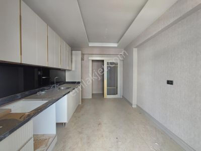 Alpaslan'da 2025 Teslimli Site İçinde İnce İşçilikli Lüks 2+1