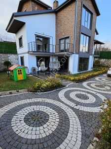 Maşukiye Göl Manzaralı 7+1 Eşyalı Villa
