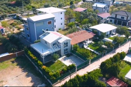 Buca Kaynaklar'da 265 M2 Arsa İçerisinde Müstakil Dubleks Ev