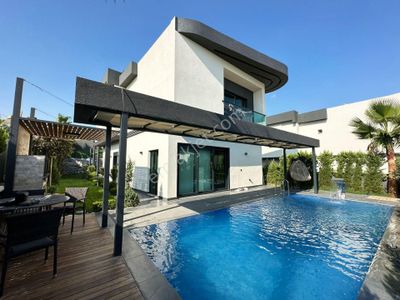 Özel Güvenlikli Site İçi Bağımsız Akıllı Ev Teknoloji Sistemli Dublex Villa !!