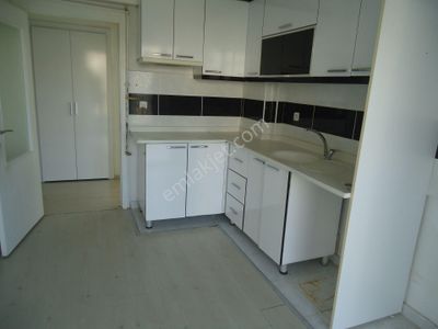 Krc'den Merkezi Konumda Katta Satılık 3+1 Daire