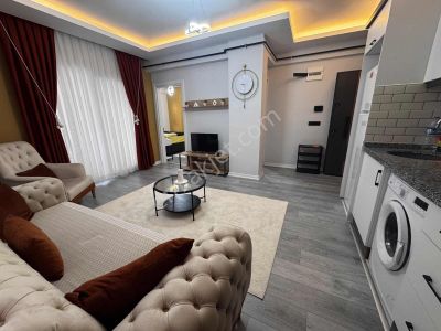 Truva // Onur'dan İstiklal'de Yeni Gibi Eşyalı Sıfır 1+1 Daire