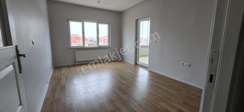 Ertuğrulgazi Sitesi 2+1 Merkezi Pay Ölçer 8 Kat Asansörlü