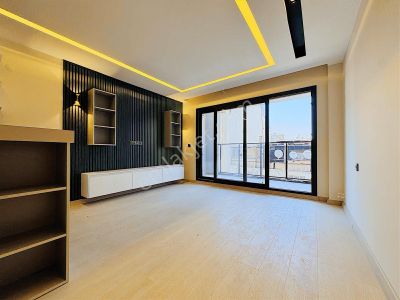 Kuşadası Davutlar'da Ara Kat 90 M2 Tasarım Harikası 2+1 Daire