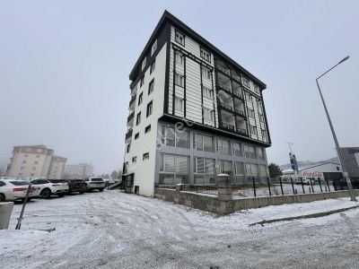 Cadde Üzeri | Tabela Değeri Yüksek | Ofis Ve Meskene Uygun 2+1