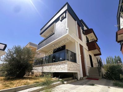 ▃jet Emlak'tan Zeytinli'de İçinizi Aydınlatacak Modern 3+1 Villa