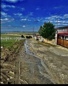 Akkaya İnşaattan Çeşmeli 270m2 Muvafakatnamli Hisseli Tarla