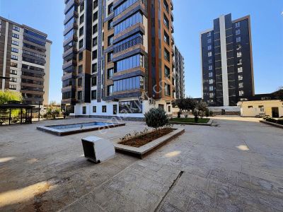 Uzaydan Güvenevlerde Satılık Geniş Daire