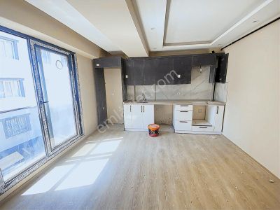 Asil Emlak'tan 1+1 Ara Kat Caddeye Yakın Satılık Sıfır Daire