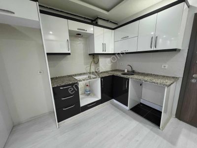 Asil Emlak'tan Muradiye'de Site İçersinde 1+1 Satılık Daire