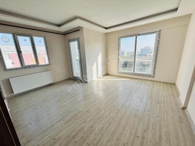 Asil Emlak'tan Muradiye'de Site İçersinde 2+1 Satılık Daire