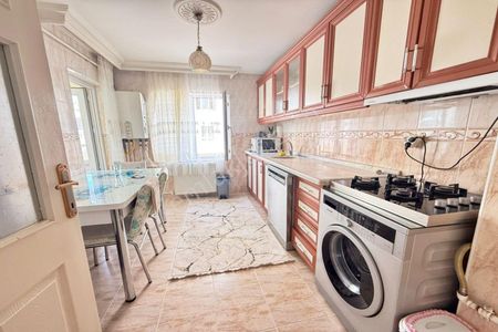 Bademlik Mahallesi'nde Cadde Üzeri 2+1 Daire!